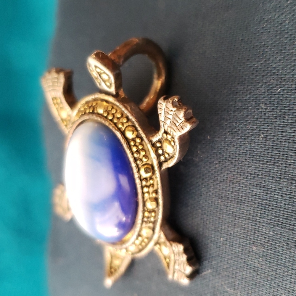 Vintage turtle charm - Picture 4 of 8